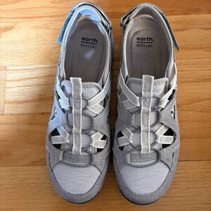 Earth Origins Light Gray Footwear